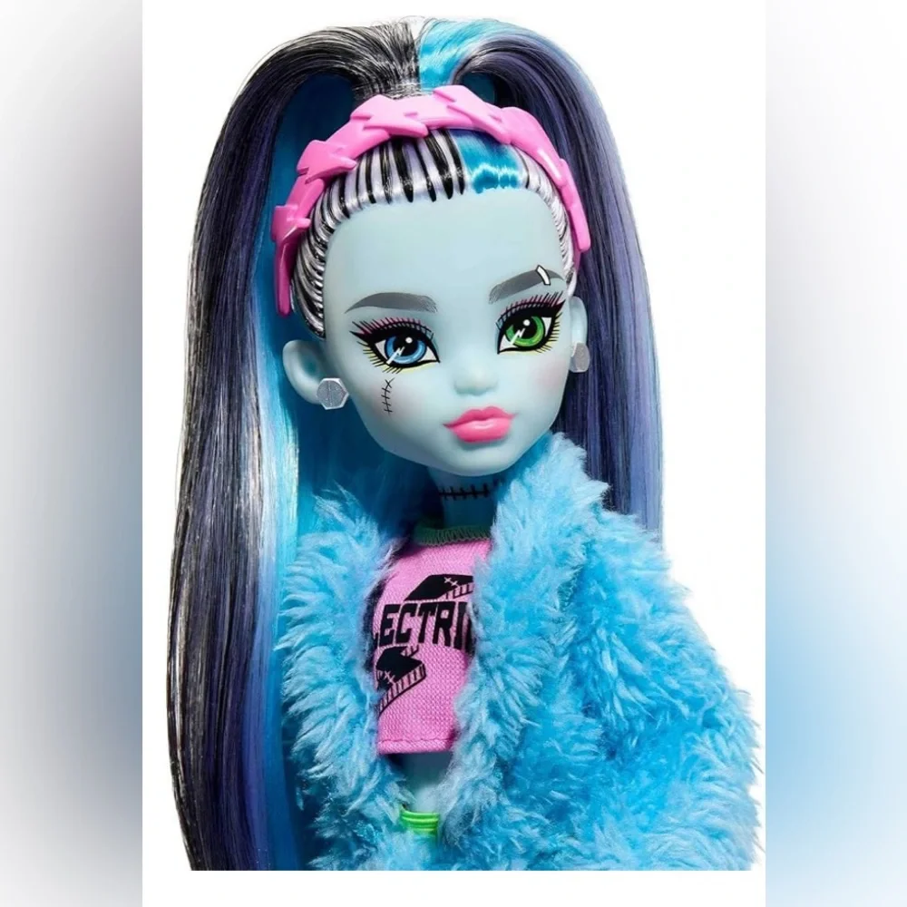 ⚡️NEW⚡️ Monster High Creepover Party Doll, Frankie Stein with Pet Dog Watzie